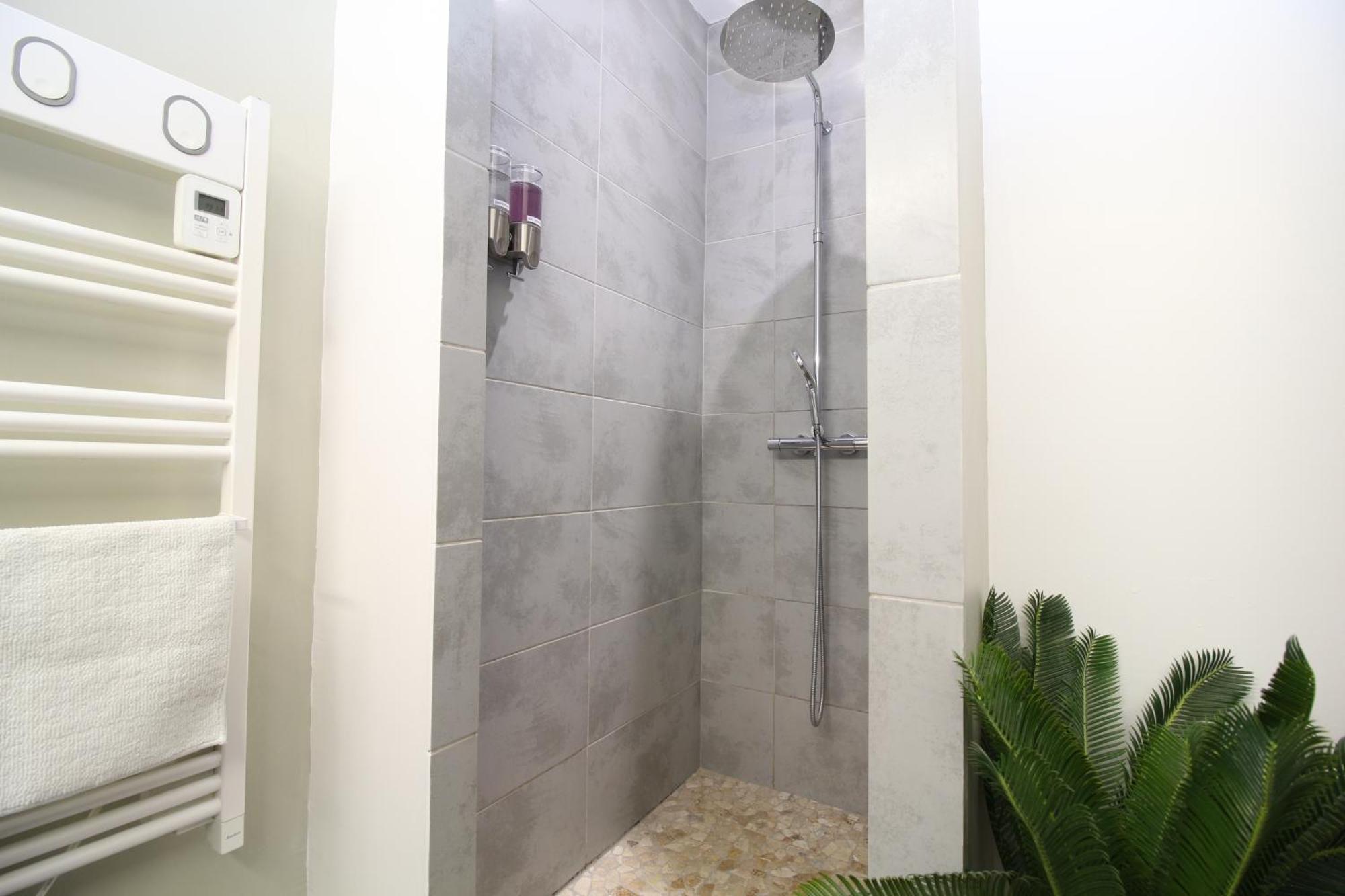 T3 Appartement Hypercentre Proche Commerce- Parking - 2 Chambres Wifi Gratuit Avignon Exterior foto