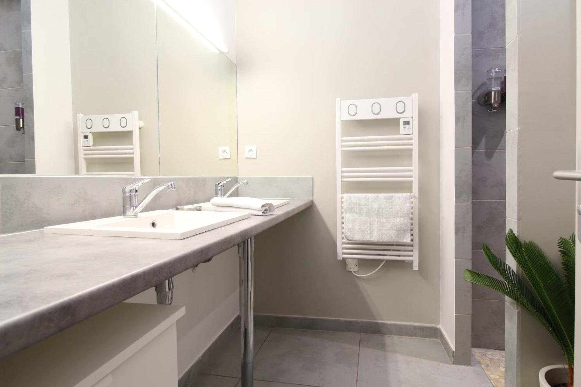 T3 Appartement Hypercentre Proche Commerce- Parking - 2 Chambres Wifi Gratuit Avignon Exterior foto